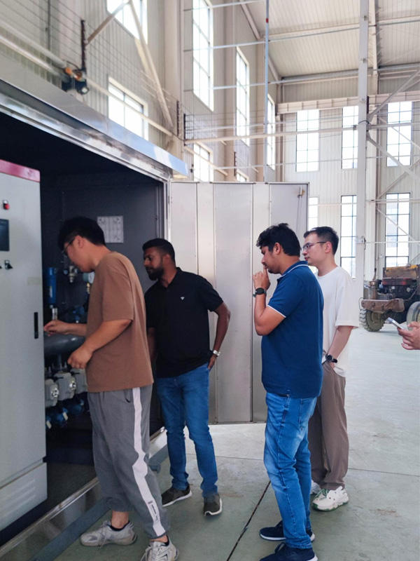 2024年6月，泰国客户来访HY Rubber，洽谈3座水力钢河坝