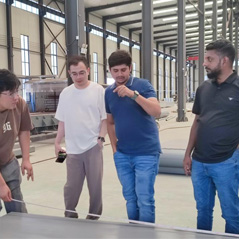 2024年6月，泰国客户来访华源橡胶，洽谈3座水工钢河坝。